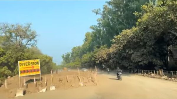 नजीबाबाद-कोटद्वार राष्ट्रीय राजमार्ग पर रुका निर्माण कार्य, वन विभाग ने रुकवाया कार्य