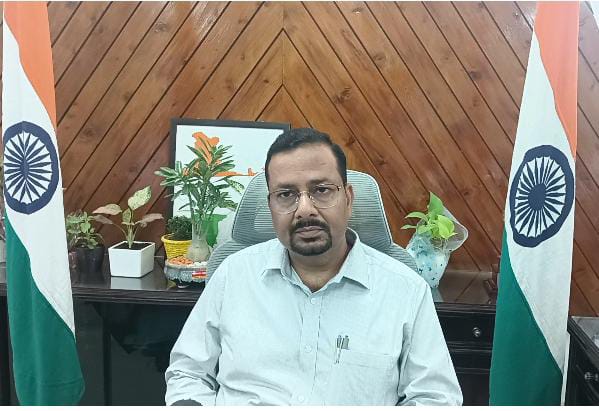 डीएम कर्मेन्द्र सिंह ने “सरकार जनता के द्वार” कार्यक्रम का माह मई 2025 का रोस्टर किया जारी