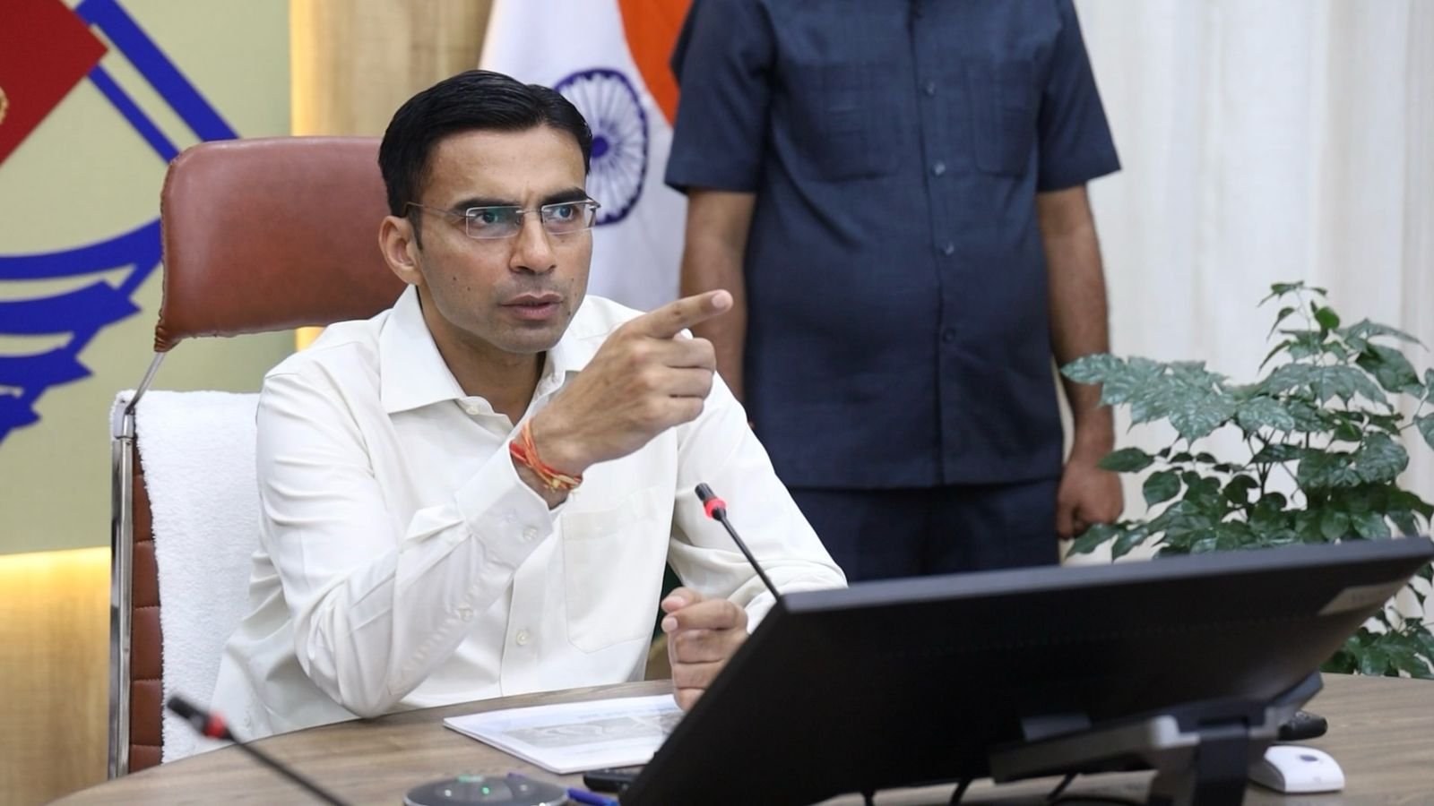 नगर निगम व एमडीडीए तीन दिन के भीतर लैण्ड बैंक विवरण प्रस्तुत करें – डीएम सविन बंसल