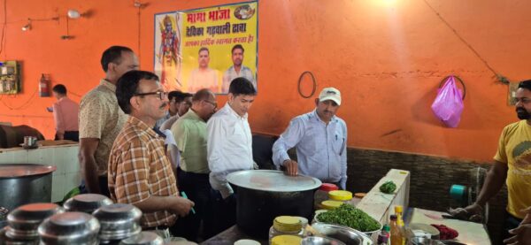 धामी सरकार सख्त, मिलावटखोरी पर शिकंजा, यात्रियों की सेहत से खिलवाड नहीं सहेंगे, स्वास्थ्य सचिव डॉ. आर राजेश कुमार के निर्देश पर अपर आयुक्त के नेतृत्व में FDA टीम का हरिद्वार-हल्द्वानी व उधमसिंहनगर में ताबड़तोड़ छापेमारी अभियान