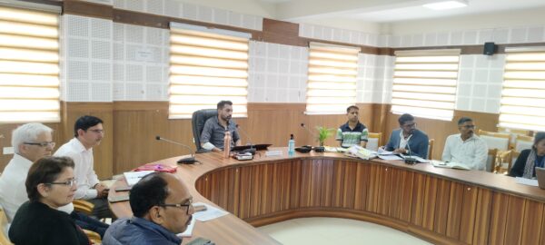 बचपन को सुरक्षित, सम्मानित और सशक्त बनाना हमारी जिम्मेदारी – डीएम डॉ. आशीष चौहान