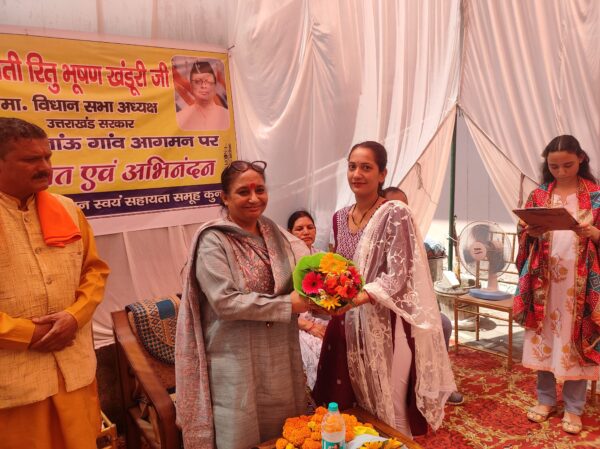 विधानसभा अध्यक्ष ऋतु खण्डूडी भूषण ने प्रगति ग्राम संगठन स्वयं सहायता समूह के उत्पादों का किया निरीक्षण, दिलाया हर संभव मदद का भरोसा