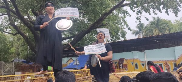 नैनीताल काण्ड के खिलाफ धूप में नंगे पैर, आँखों में गुस्सा और महिला कांग्रेस की महिलाओं के नारों से गूंज उठा देहरादून