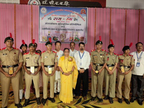 विधानसभा अध्यक्ष ऋतु खण्डूडी भूषण ने राजकीय स्नातकोत्तर महाविद्यालय कोटद्वार के वार्षिकोत्सव में छात्रों को किया सम्मानित