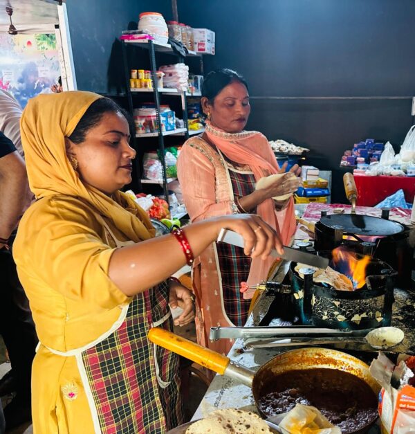 उत्कर्ष स्वयं सहायता समूह द्वारा खानपुर में रेस्टोरेंट की शुरुआत, महिलाओं को आजीविका का नया माध्यम