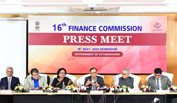 वित्त आयोग ने सराहा उत्तराखंड का वित्तीय प्रबंधन, कहा – विकासशील राज्य में संतुलित राजकोषीय घाटा बुरी स्थिति नहीं