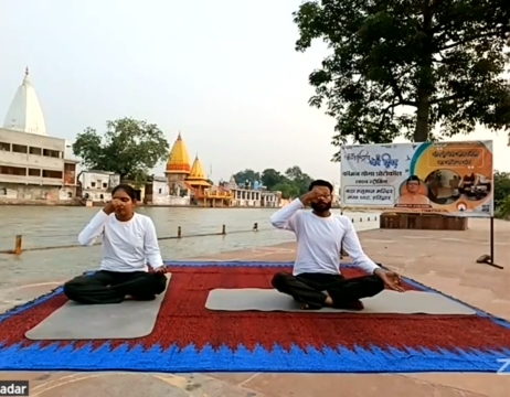 हरिद्वार में योग सत्र की लाइव स्ट्रीमिंग दूसरे दिन भी रही आकर्षण का केंद्र, ‎सैकड़ों लोगों ने ऑनलाइन माध्यम से जोड़ा योग से नाता