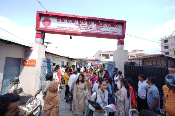 एसजीआरआर एजुकेशन मिशन की शिक्षक चयन प्रक्रिया में उत्तर भारत के विभिन्न राज्यों से अभ्यर्थियों ने किया प्रतिभाग