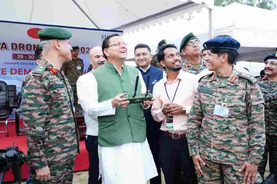 राज्य को ड्रोन एवं रक्षा विनिर्माण के क्षेत्र में अग्रणी बनाने को लेकर सरकार गंभीर, डिफेंस प्रोडक्शन हब बनेगा उत्तराखंड – सीएम धामी