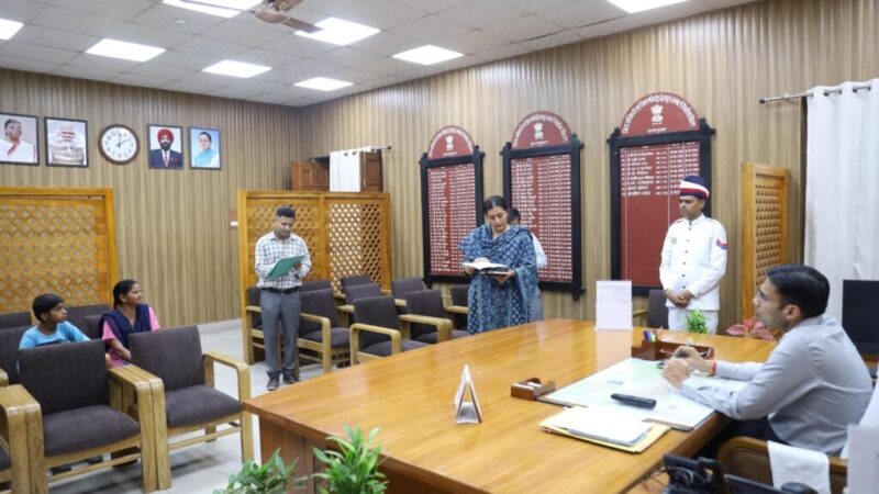 सीएम के निर्बल प्रथम के संकल्प को सार्थक करते डीएम सविन बंसल