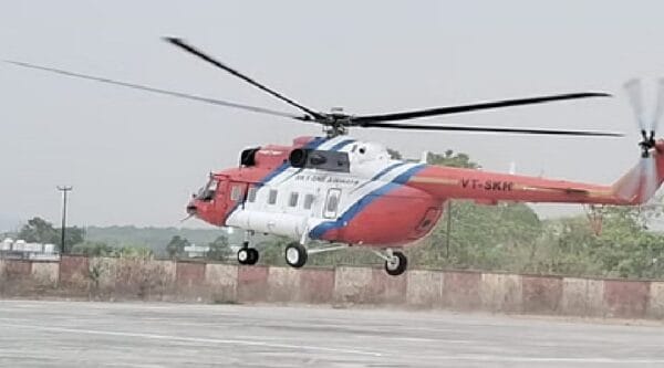 बदरीनाथ धाम क्षेत्र में मौसम खराब, हेलिकॉप्टर की इमरजेंसी लैंडिंग