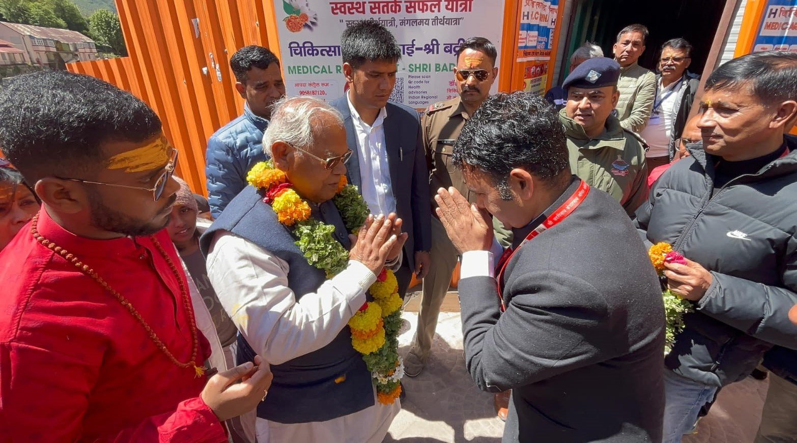 केंद्रीय मंत्री जीतन राम मांझी ने किए भगवान बदरीविशाल के दर्शन