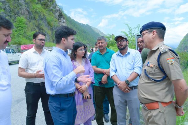 घोलतीर बस दुर्घटना : डीएम प्रतीक जैन ने बनाई उच्चस्तरीय जांच कमेटी, जिले के सभी राष्ट्रीय राजमार्गों का होगा निरीक्षण