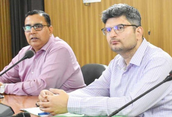 डीएम संदीप तिवारी का सख्त रुख : स्वच्छता और अपशिष्ट प्रबंधन में लापरवाही बर्दाश्त नहीं