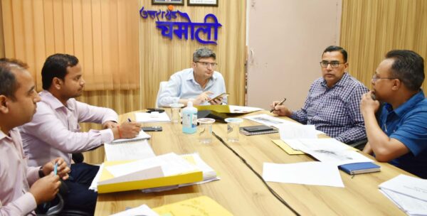 डीएम संदीप तिवारी ने की राष्ट्रीय स्वास्थ्य मिशन के अंतर्गत स्वीकृत निर्माण कार्यों की प्रगति की समीक्षा