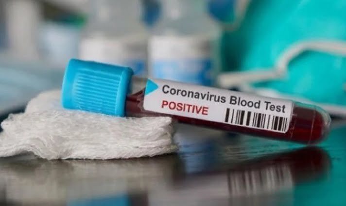 देश में फिर बढ़ने लगा कोरोना का खतरा, पिछले 24 घंटे में 4 मौतें, 4000 एक्टिव केस