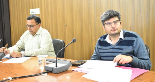 डीएम संदीप तिवारी ने जिला खनिज फाउंडेशन न्यास प्रबंध समिति की ली बैठक, खनन प्रभावित क्षेत्रों के विकास के लिए 1.79 करोड़ रुपये स्वीकृत