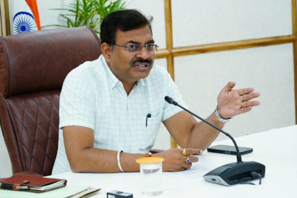 मुख्य सचिव आनंद बर्द्धन ने स्वयं सहायता समूहों को बढ़ावा देने के लिए दिए निर्देश, सरकारी आयोजनों में SHG उत्पादों को दी जाएगी प्राथमिकता