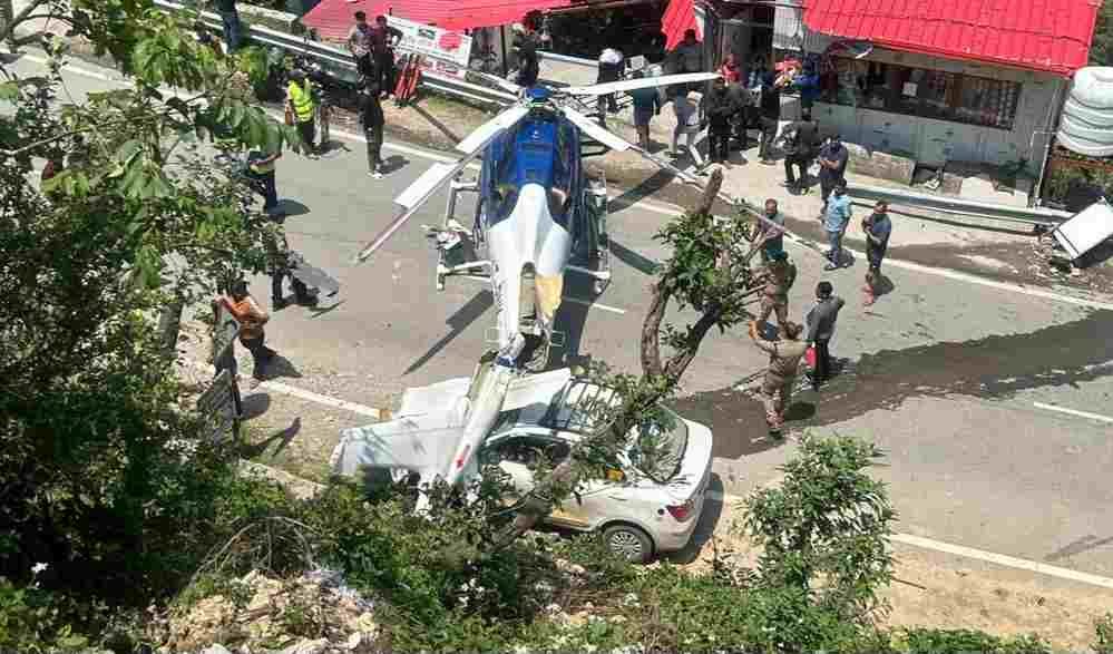 सड़क पर उतर गया हेलीकॉप्टर, प्रशासन की त्वरित कार्रवाई से यातायात एवं हेली शटल ऑपरेशन जारी