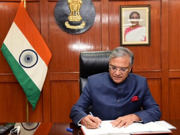 निर्वाचन आयोग बिहार में शुरू करेगा मतदाता सूची का विशेष सघन पुनरीक्षण, हर घर जाकर किया जाएगा सत्यापन, सभी पात्र नागरिकों का नाम मतदाता सूची में दर्ज कराने पर जोर