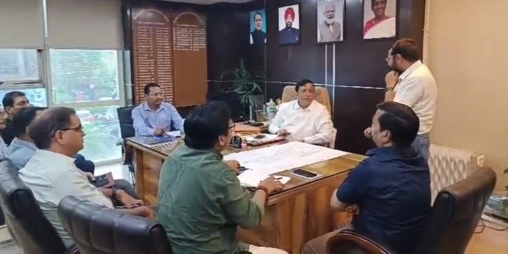 आढत बाजार को लेकर MDDA उपाध्यक्ष ने की समीक्षा बैठक, समय पर कार्य पूरे करने के निर्देश
