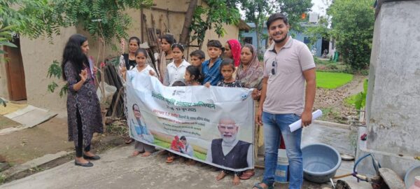 विकसित कृषि संकल्प अभियान : वैज्ञानिकों ने गाँव पहुँच कर सुनी किसानों की समस्याएँ