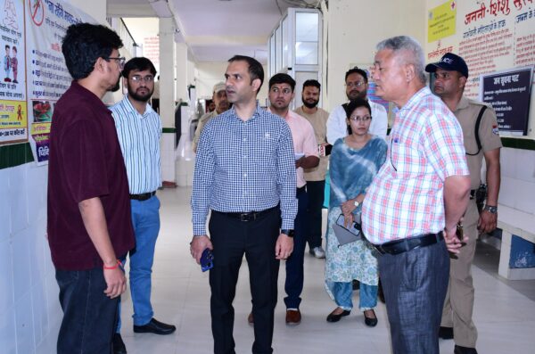 डीएम आशीष भटगांई ने बैजनाथ सीएचसी का किया औचक निरीक्षण, स्वास्थ्य सेवाओं में लापरवाही पर जताई कड़ी नाराजगी