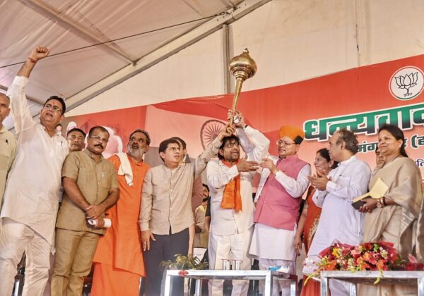 उत्तराखंड में UCC लागू करने पर भव्य धन्यवाद रैली आयोजित, रैली में खुद ट्रैक्टर चलाकर कार्यक्रम स्थल पहुंचे मुख्यमंत्री पुष्कर सिंह धामी