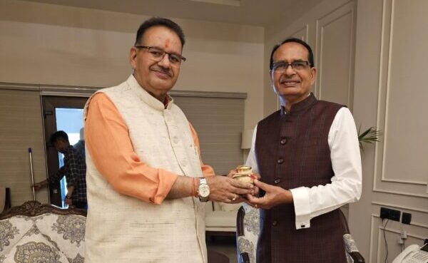 कृषि मंत्री गणेश जोशी ने केंद्रीय कृषि मंत्री शिवराज सिंह चौहान से की मुलाकात