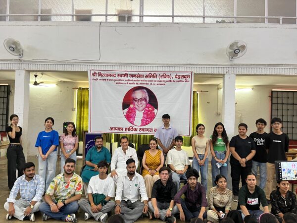 पूर्व मंत्री डॉ. प्रेमचंद अग्रवाल ने समर कैंप में बच्चों का किया मार्गदर्शन, रचनात्मकता और कौशल विकास पर जोर