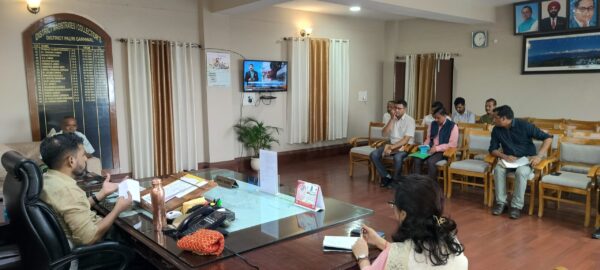 देवलगढ़ मंदिर का पुराना स्वरूप यथावत् रहे – डीएम डॉ. आशीष चौहान