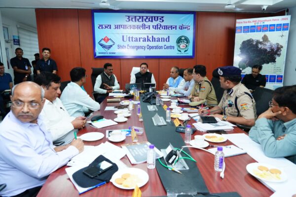 मुख्यमंत्री पुष्कर सिंह धामी ने दिए मानसून पूर्व आपदा प्रबंधन के सख्त निर्देश, 15 मिनट में पहुंचे JCB, बनाएं लैंडस्लाइड मैप