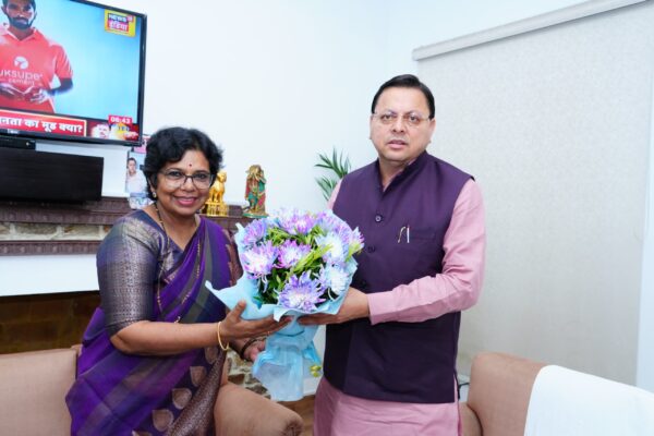 मुख्यमंत्री पुष्कर सिंह धामी से राष्ट्रीय महिला आयोग की अध्यक्ष विजया किशोर रहाटकर ने की शिष्टाचार भेंट