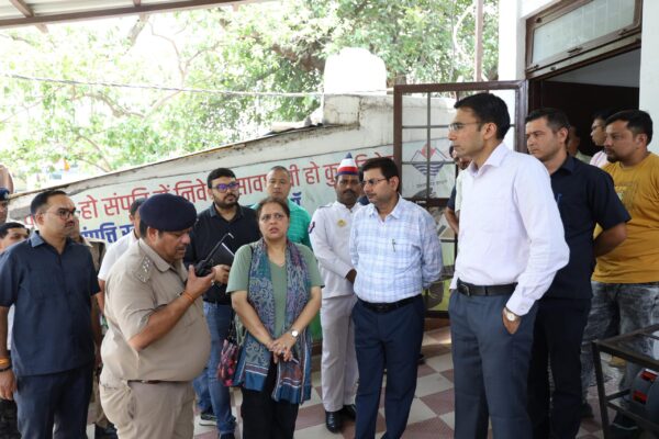 सीएम की प्रेरणा से आखिर डीएम सविन बंसल जिले में ले ही आए आधुनिक लांग रेंज इमरजेंसी सायरन; आपदा परिचालन केन्द्र में किया परीक्षण