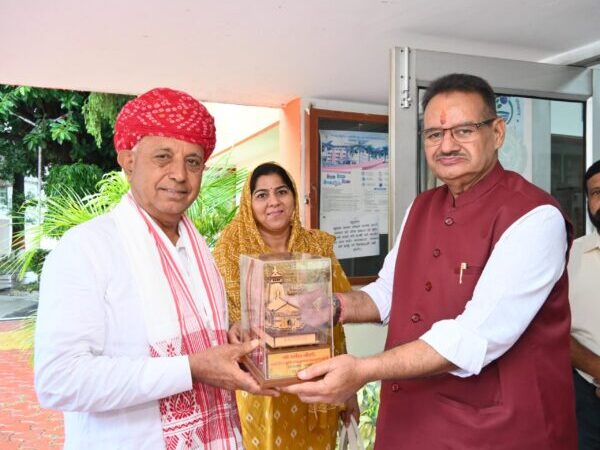 केंद्रीय कृषि राज्य मंत्री भागीरथ चौधरी का उत्तराखंड आगमन, मंत्री गणेश जोशी ने किया भव्य स्वागत