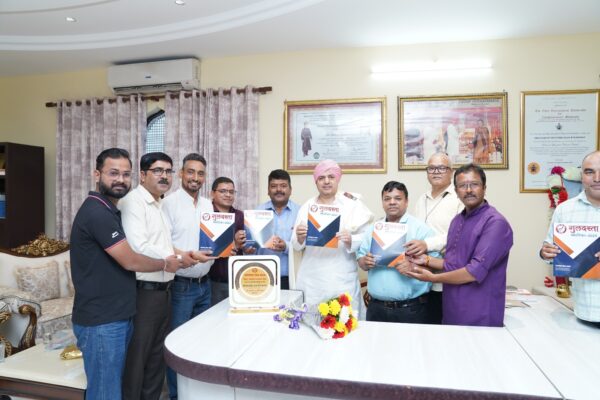 उत्तरांचल प्रेस क्लब प्रतिनिधिमण्डल ने श्री दरबार साहिब में टेका मत्था, श्रीमहंत देवेन्द्र दास जी महाराज ने प्रेस क्लब की स्मारिका गुलदस्ता का किया विमोचन