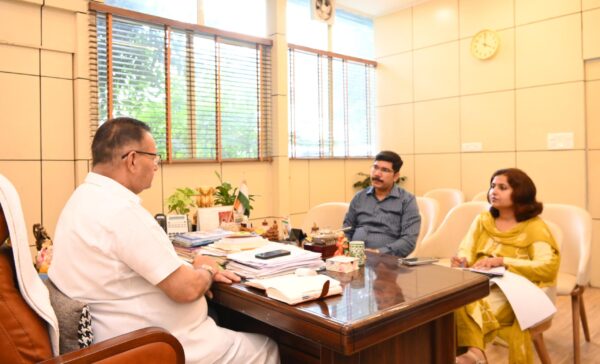 ग्राम्य विकास मंत्री गणेश जोशी ने की लखपति दीदी योजना और हाउस ऑफ हिमालया की समीक्षा, दिए निर्देश