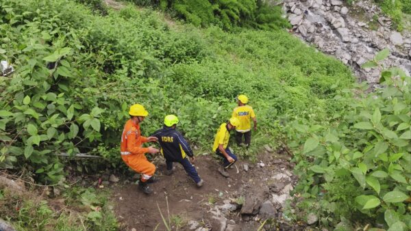 केदारनाथ यात्रा मार्ग पर हादसा, जंगलचट्टी के पास मलबा गिरने से 2 लोगों की मौत, 3 घायल