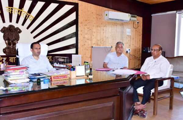 डीएम आशीष भटगांई का सख्त निर्देश, जिले में संचार सेवाएं पूरी तरह सक्रिय हों, नेटवर्क की समस्या से जनता को न हो परेशानी