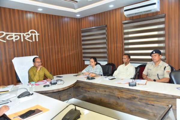 जनपद में नशाखोरी पर लगाम कसने की तैयारी, डीएम डॉ. मेहरबान सिंह बिष्ट के निर्देश पर अपर जिलाधिकारी पीएल शाह ने ली NCORD की महत्वपूर्ण बैठक