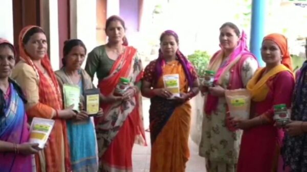 ग्रामोत्थान परियोजना और राष्ट्रीय ग्रामीण आजीविका मिशन से सशक्त हो रही ग्रामीण अर्थव्यवस्था, फूड प्रोसेसिंग अपनाकर रंजना रावत आत्मनिर्भर होकर अन्य महिलाओं को भी प्रशिक्षण देकर रोजगार के अवसर करा रही हैं उपलब्ध