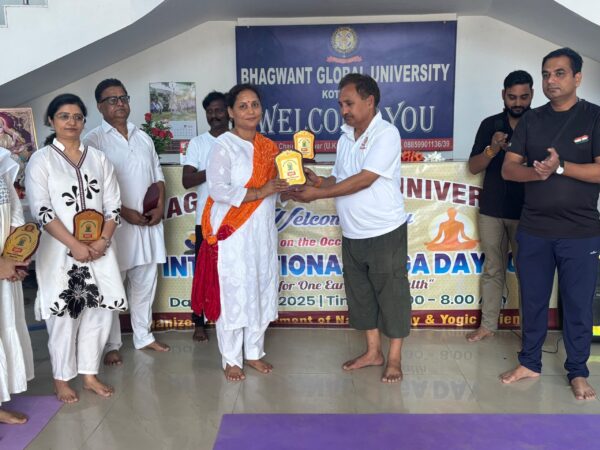 भगवंत ग्लोबल विश्वविद्यालय में मनाया गया अन्तर्राष्ट्रीय योग दिवस