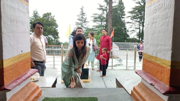 नवनियुक्त डीएम स्वाति एस. भदौरिया ने कंडोलिया व क्यूंकालेश्वर मंदिर में की पूजा, पत्रकारों से वार्ता कर विकास को बताया सर्वोच्च प्राथमिकता