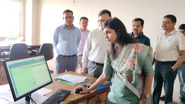 48 साल बाद पौड़ी गढ़वाल को मिली महिला जिलाधिकारी, IAS स्वाति एस. भदौरिया ने संभाला मोर्चा, कलेक्ट्रेट पहुंचते ही किया निरीक्षण, फाइलों को समयबद्ध निस्तारण के निर्देश