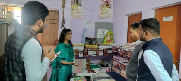 डीएम स्वाति एस. भदौरिया ने खोलाचौरी में राजस्व कार्यालयों का किया औचक निरीक्षण, दिये सख़्त निर्देश