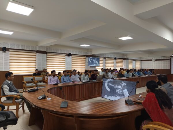 प्राचीन भारत से ही लोकतंत्र की जड़ें हैं मजबूत – एडीएम अनिल सिंह गर्ब्याल