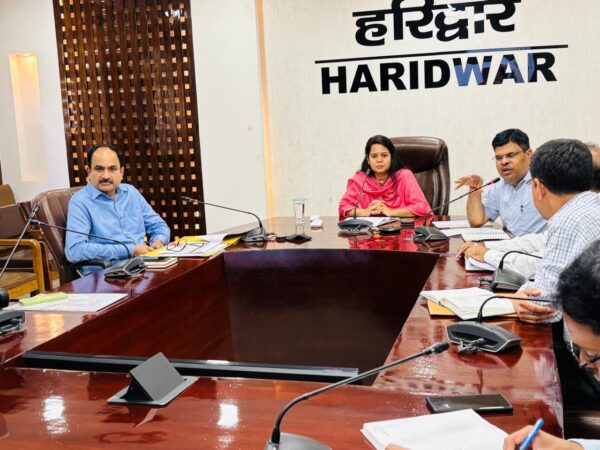 सीडीओ आकांक्षा कोंण्डे ने की उद्योग विभाग की योजनाओं की समीक्षा, कार्य में लापरवाही पर जताई नाराज़गी, दिए सख्त निर्देश