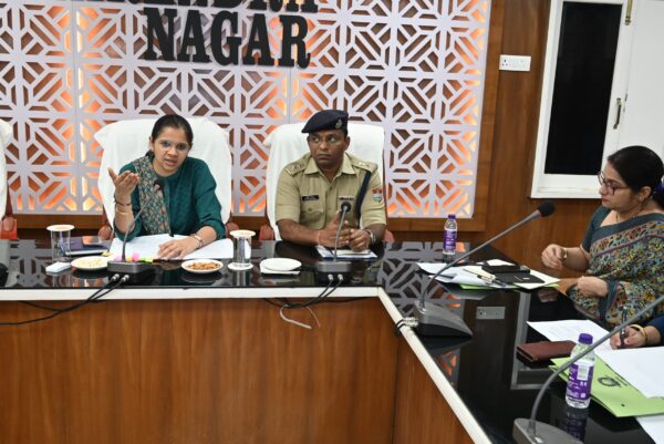 डीएम नितिका खंडेलवाल ने कांवड़ यात्रा की तैयारियों को लेकर ली समीक्षा बैठक, सभी व्यवस्थाएं जल्द पूर्ण करने के दिए निर्देश