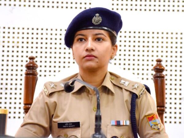 एसपी IPS तृप्ति भट्ट का अपराधियों पर कड़ा प्रहार जारी, जीआरपी ने काठगोदाम रेलवे स्टेशन से कुख्यात जहरखुरान हिस्ट्रीशीटर अजय पाल को अवैध चाकू के साथ किया गिरफ्तार