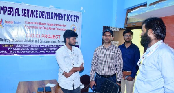 डीएम आशीष भटगांई ने नशा मुक्ति केंद्र का किया निरीक्षण, दिए निर्देश